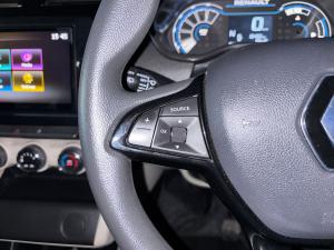Renault Triber 1.0 Zen auto - Image 19
