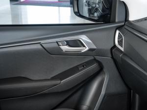 Isuzu D-Max 1.9TD double cab LS auto - Image 15