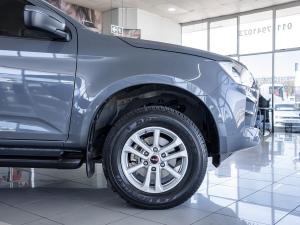 Isuzu D-Max 1.9TD double cab LS auto - Image 9