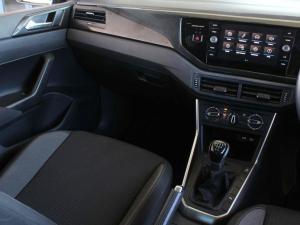 Volkswagen Polo hatch 1.0TSI Life manual - Image 10