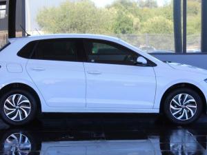 Volkswagen Polo hatch 1.0TSI Life manual - Image 4