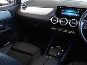 Mercedes-Benz GLA GLA200d - Image 10