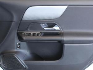 Mercedes-Benz GLA GLA200d - Image 14