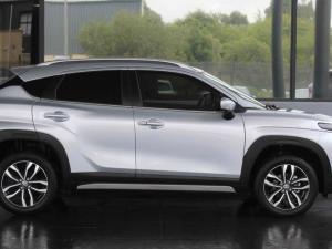 Toyota Starlet Cross 1.5 XR auto - Image 4