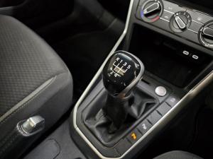 Volkswagen Polo hatch 1.0TSI Life auto - Image 9