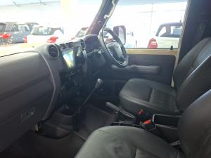 Toyota Land Cruiser 79 4.5D-4D LX V8 single cab - Image 7