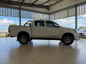 Toyota Hilux 3.0D-4D double cab Raider Legend 45 auto - Image 3