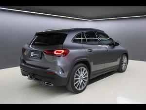 Mercedes-Benz GLA GLA200d Progressive - Image 2