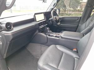 Toyota Land Cruiser Prado 2.8GD VX-R - Image 7