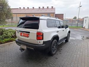 Toyota Land Cruiser Prado 2.8GD VX-R - Image 2