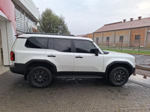 Toyota Land Cruiser Prado 2.8GD VX-R - Image 3