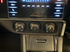 Toyota Corolla Quest 1.8 Plus manual - Image 13