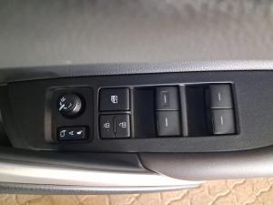 Toyota Corolla Cross 1.8 HEV XR - Image 20