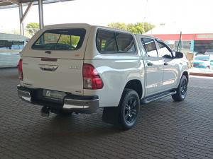 Toyota Hilux 2.4GD-6 double cab 4x4 Raider manual - Image 2