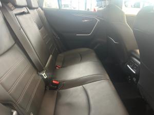Toyota RAV4 2.0 VX - Image 17