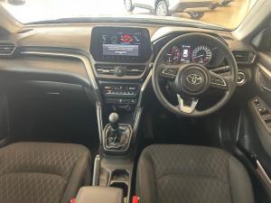 Toyota Urban Cruiser 1.5 XR manual - Image 6