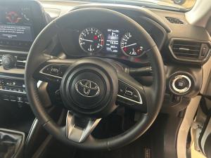 Toyota Urban Cruiser 1.5 XR manual - Image 8