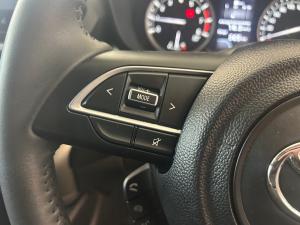 Toyota Urban Cruiser 1.5 XR manual - Image 9