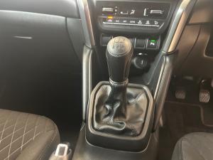 Toyota Urban Cruiser 1.5 XR manual - Image 12