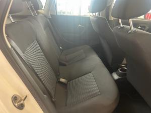 Volkswagen Polo Vivo hatch 1.4 Comfortline - Image 15