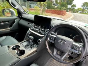 Toyota Land Cruiser 300 3.3D ZX - Image 6