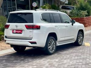 Toyota Land Cruiser 300 3.3D ZX - Image 2
