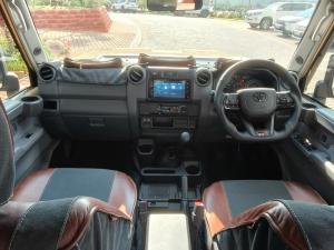 Toyota Land Cruiser 79 4.5D-4D V8 double cab LX - Image 6