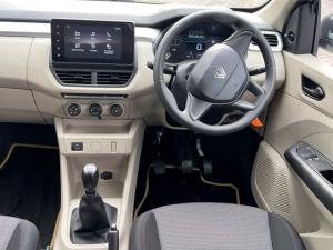 Renault Triber 1.0 Evolution - Image 8