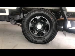 Toyota Land Cruiser 79 2.8GD-6 single cab auto - Image 19