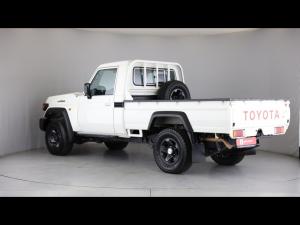 Toyota Land Cruiser 79 2.8GD-6 single cab auto - Image 21