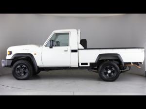 Toyota Land Cruiser 79 2.8GD-6 single cab auto - Image 22