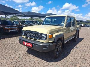 Toyota Land Cruiser 79 4.2D double cab - Image 17