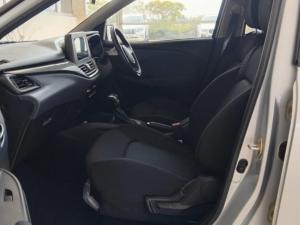 Toyota Urban Cruiser 1.5 XR manual - Image 7