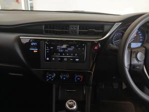 Toyota Corolla Quest 1.8 Plus manual - Image 11