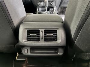 Nissan Navara 2.5DDTi double cab LE 4x4 - Image 12