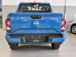 Nissan Navara 2.5DDTi double cab LE 4x4 - Image 4