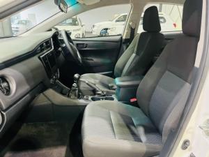 Toyota Corolla Quest 1.8 Plus manual - Image 11