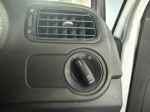 Volkswagen Polo Vivo hatch 1.6 Comfortline auto - Image 28