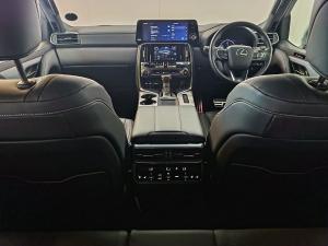 Lexus LX 500d F Sport - Image 24