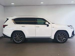 Lexus LX 500d F Sport - Image 3