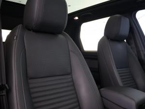 Land Rover Discovery Sport P300e R-Dynamic HSE - Image 23