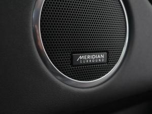 Land Rover Discovery Sport P300e R-Dynamic HSE - Image 24