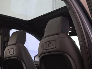 Land Rover Discovery Sport P300e R-Dynamic HSE - Image 25