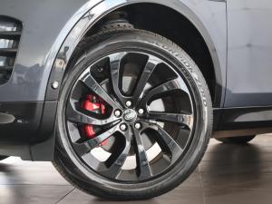 Land Rover Discovery Sport P300e R-Dynamic HSE - Image 3