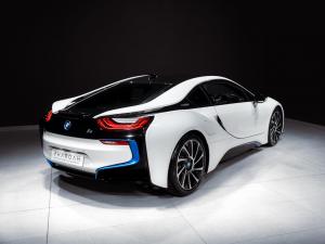 BMW i8 eDrive coupe Protonic Frozen Yellow Edition - Image 3