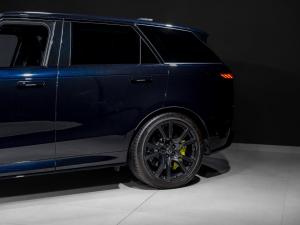 Land Rover Range Rover Sport P635 SV Edition One - Image 14