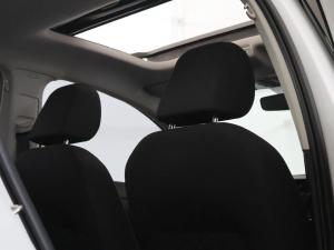 Volkswagen Polo hatch 1.0TSI Life manual - Image 24