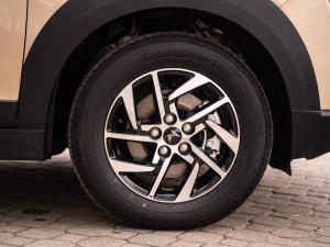 Mahindra XUV 3XO 1.2T AX5 manual - Image 15