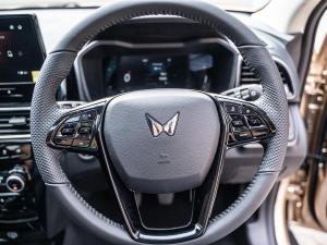 Mahindra XUV 3XO 1.2T AX5 manual - Image 17