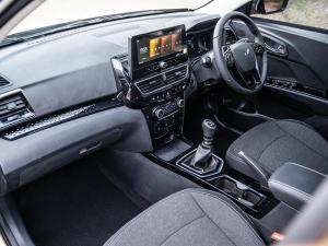 Mahindra XUV 3XO 1.2T AX5 manual - Image 18